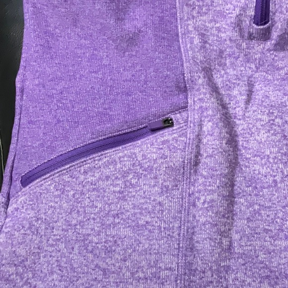 Athleta Olompali 1/2 zip pullover with thumb holes, size XS color purple/lilac - Picture 5 of 8